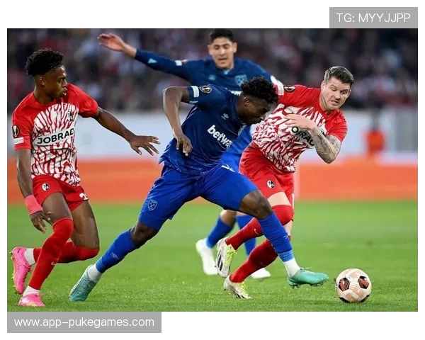 欧联杯淘汰赛前瞻:西汉姆联的定位球战术将考验弗赖堡的防空体系