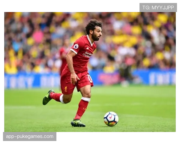 特写：孙兴慜进球后指向天空，纪念逝世的前青年队教练