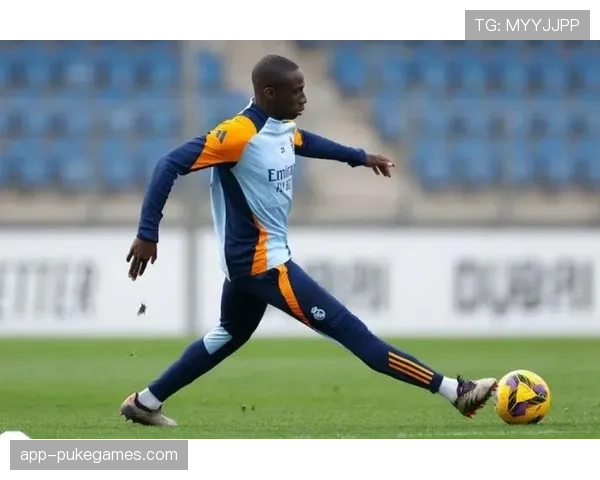 皇马公布客战巴黎大名单，琼阿梅尼伤愈回归